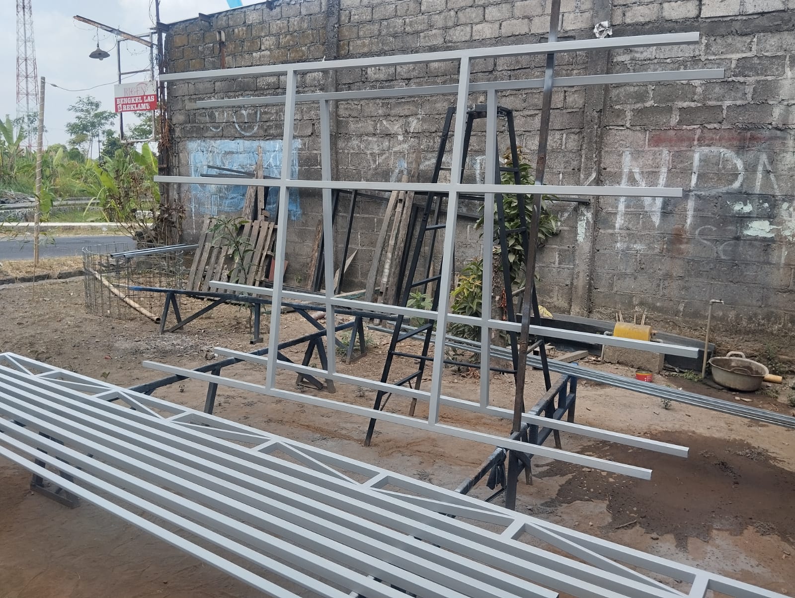 Papan Reklame 2×2